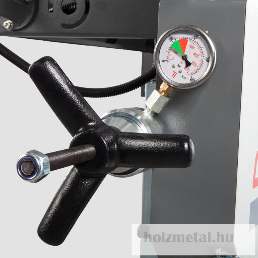 A fűrészlap optimális feszítése alapvető fontosságú a fűrészlap élettartama és vágási pontossága szempontjából.